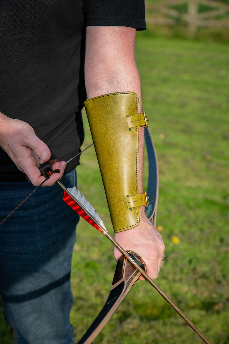 Adjustable leather archery armguard