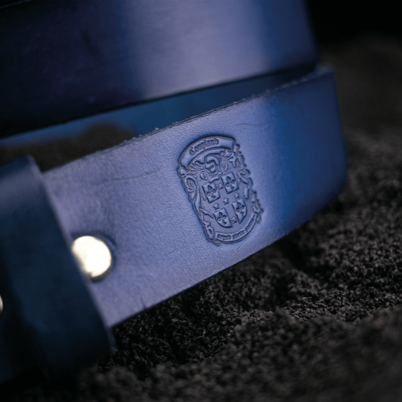 35mm gents belt in blue leather with a coupland crest